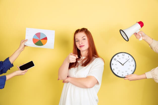 oung woman choosing what to do with her time